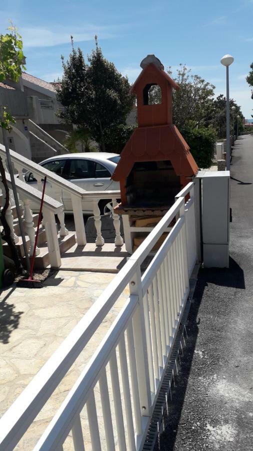 Apartment Hrgic Vir Exterior foto