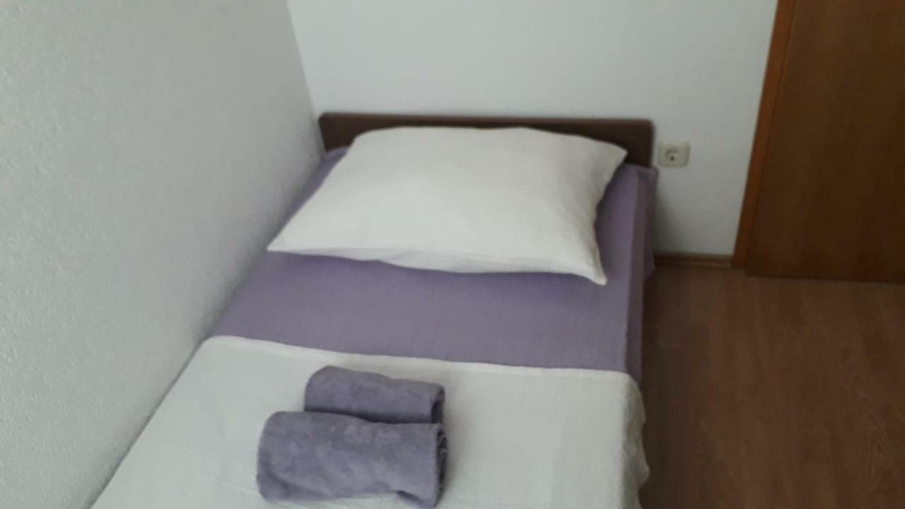 Apartment Hrgic Vir Exterior foto